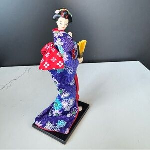 Japanese Geisha Doll Figurine w Fan Ornaments